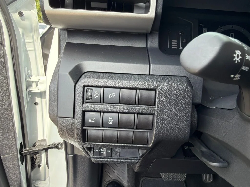 Used 2024 White Toyota SR image 22