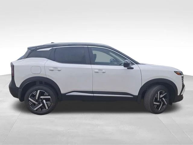New 2026 Aspen White TriCoat / Super Black Two-tone Nissan SV image 8