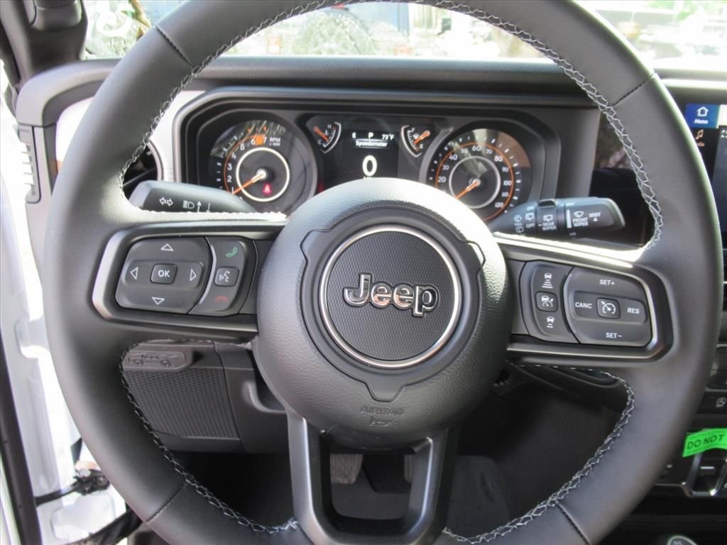 New 2026 Bright White Clear-Coat Exterior Paint Jeep Sport S image 20