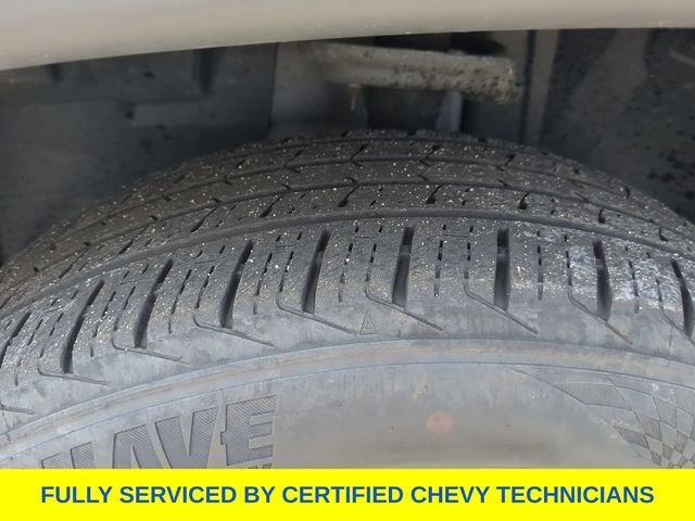 Used 2024 Gray Jeep Latitude image 19