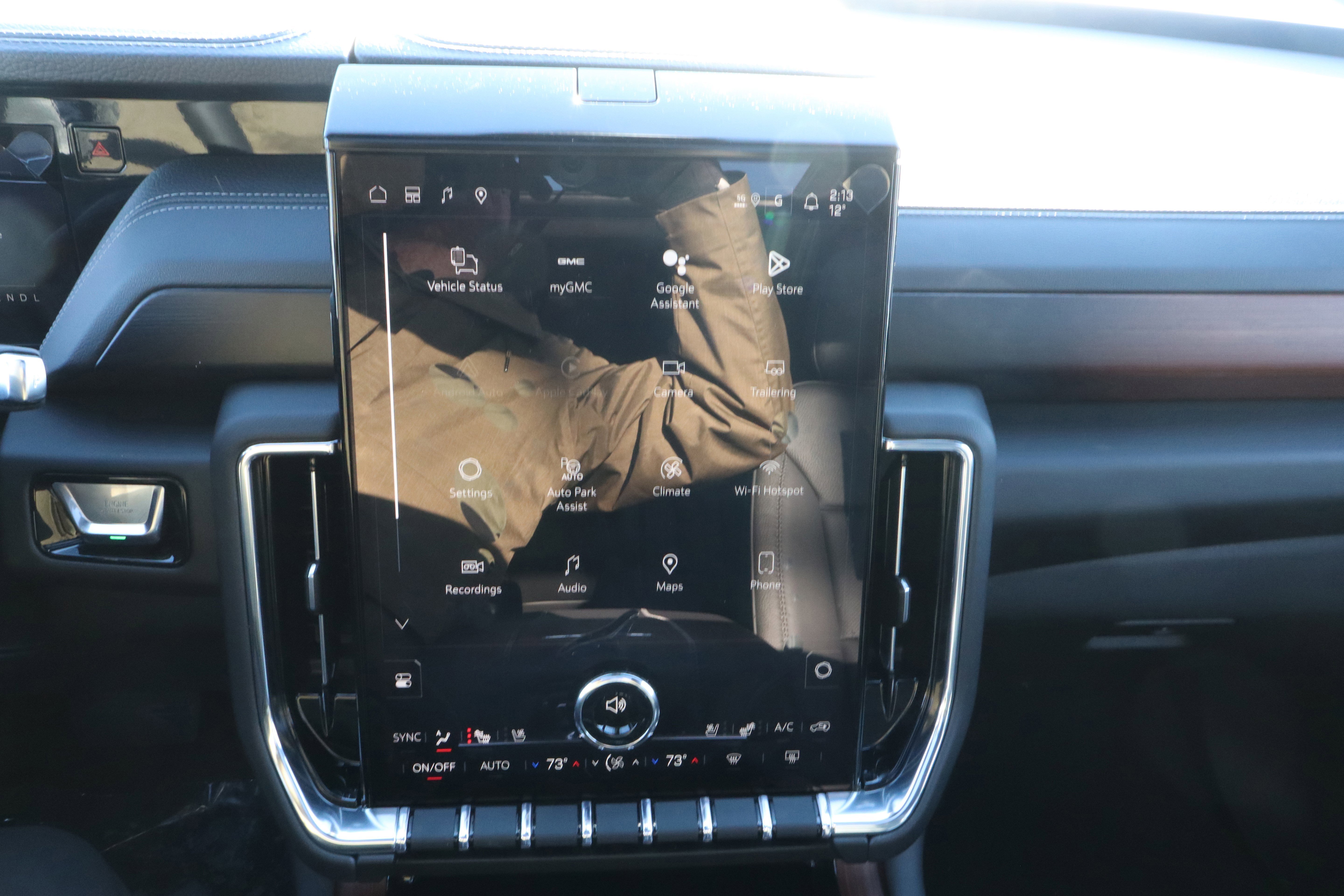 2026 GMC Yukon XL Denali - Photo 14