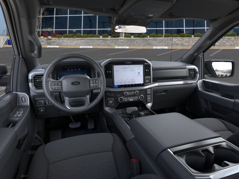 New 2026 Oxford White Ford XLT image 9