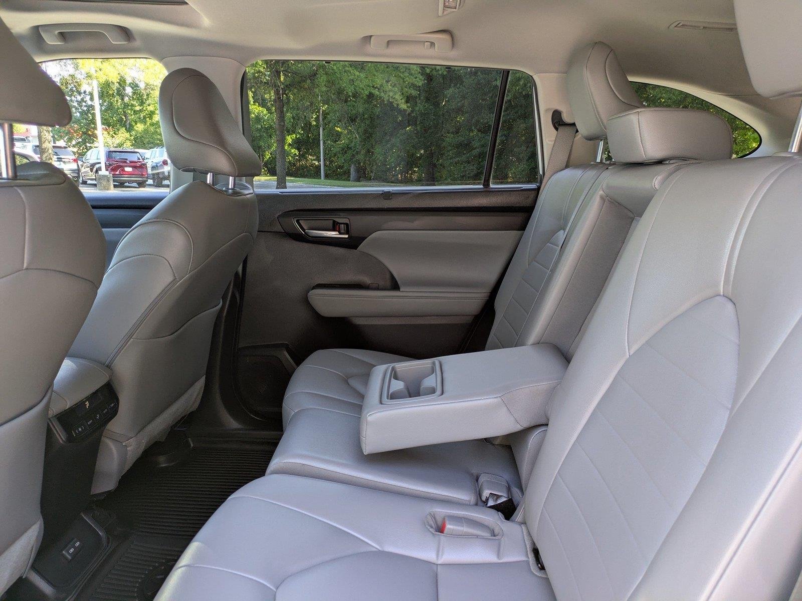 Used 2023 Wind Chill Pearl TOYOTA  image 14