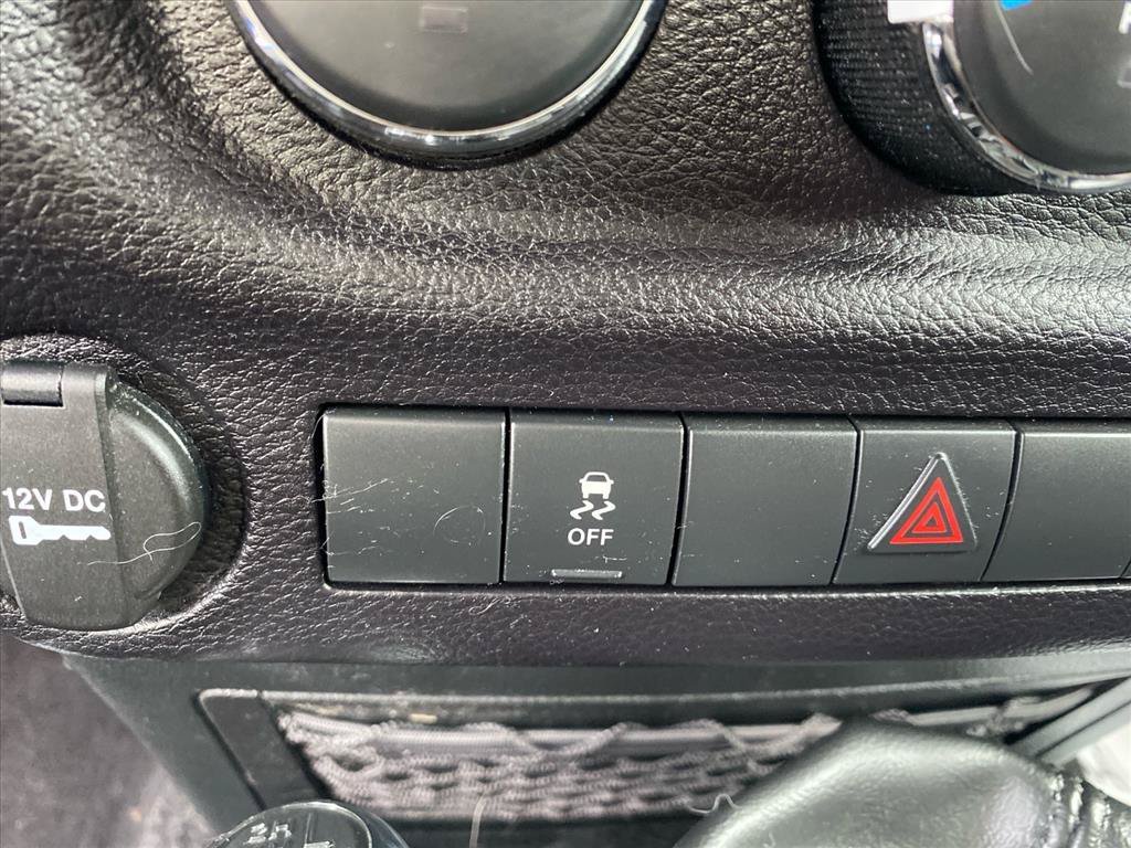 Used 2016 Hydro Blue Pearlcoat Jeep Sport image 14