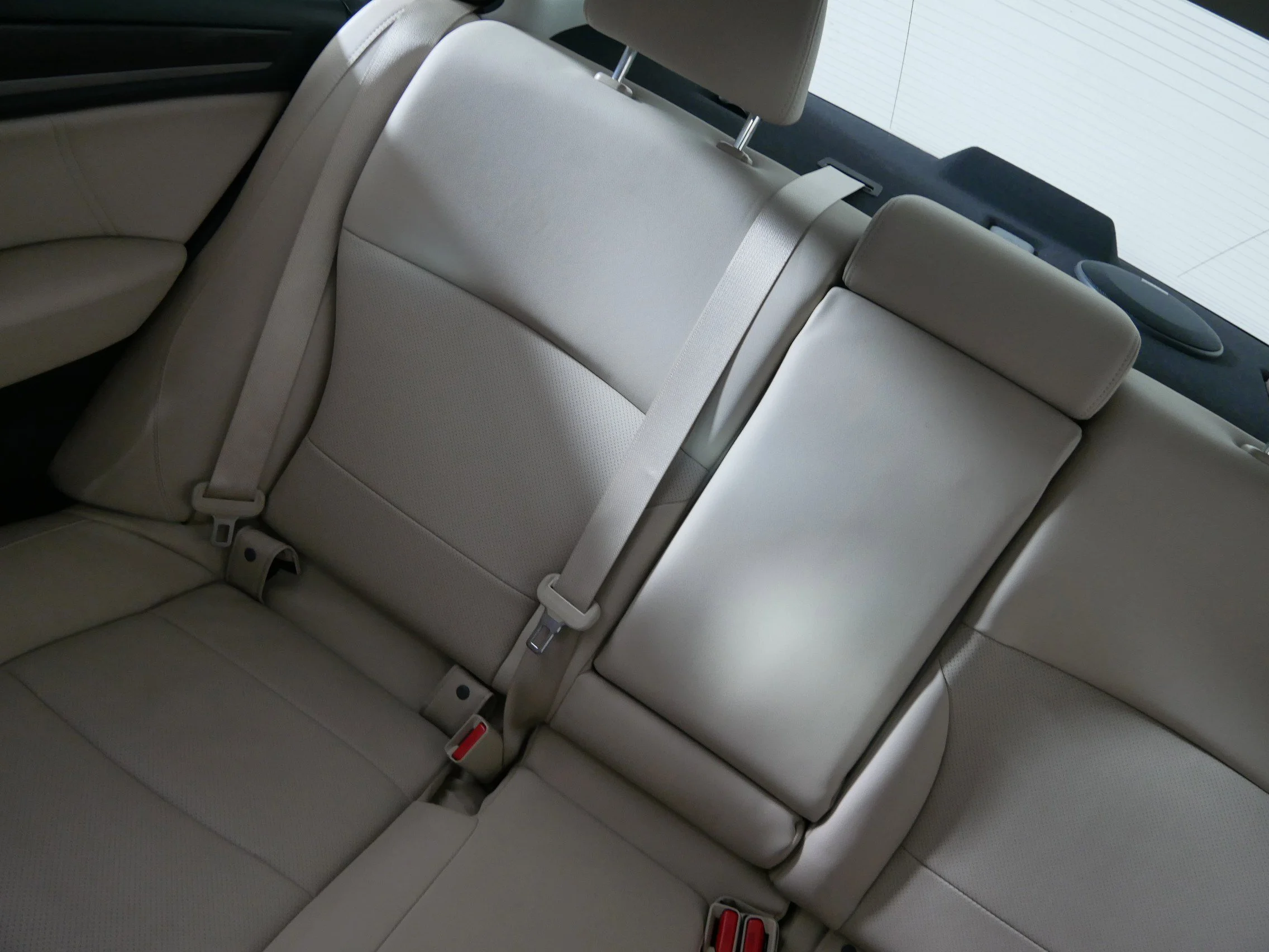 Used 2018 Tungsten Metallic Subaru Limited image 12