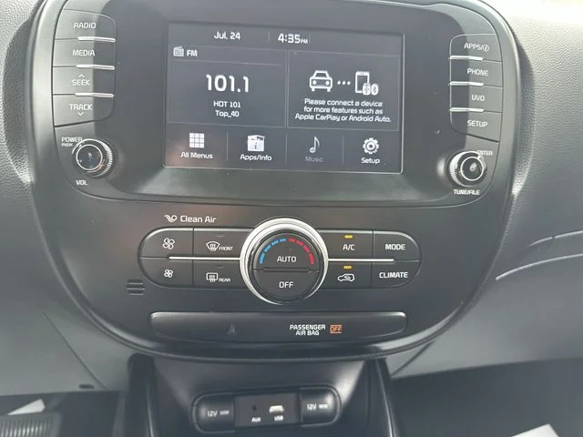 Used 2018 Red Kia Plus image 18