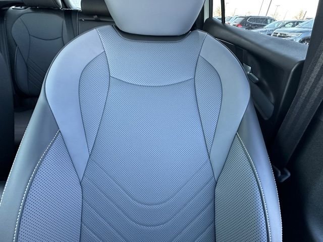 New 2026 Opal White W/Deep Black Roof Volkswagen 2.0T SE R-Line Black image 28