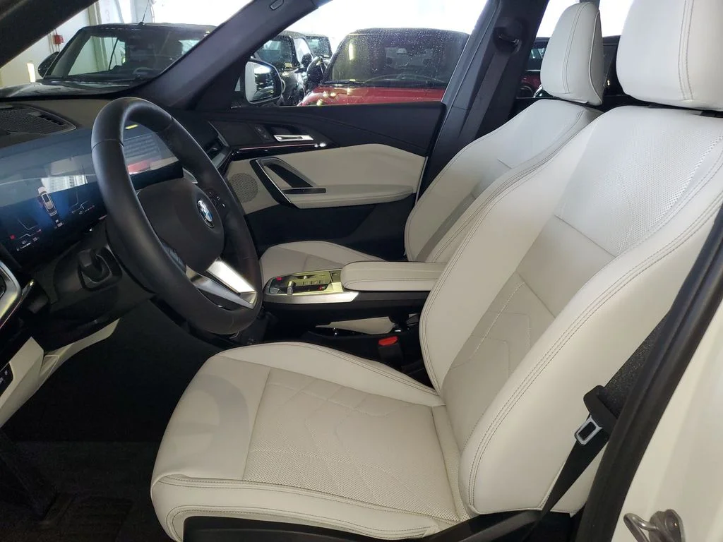 New 2027 Alpine White BMW xDrive28i image 16