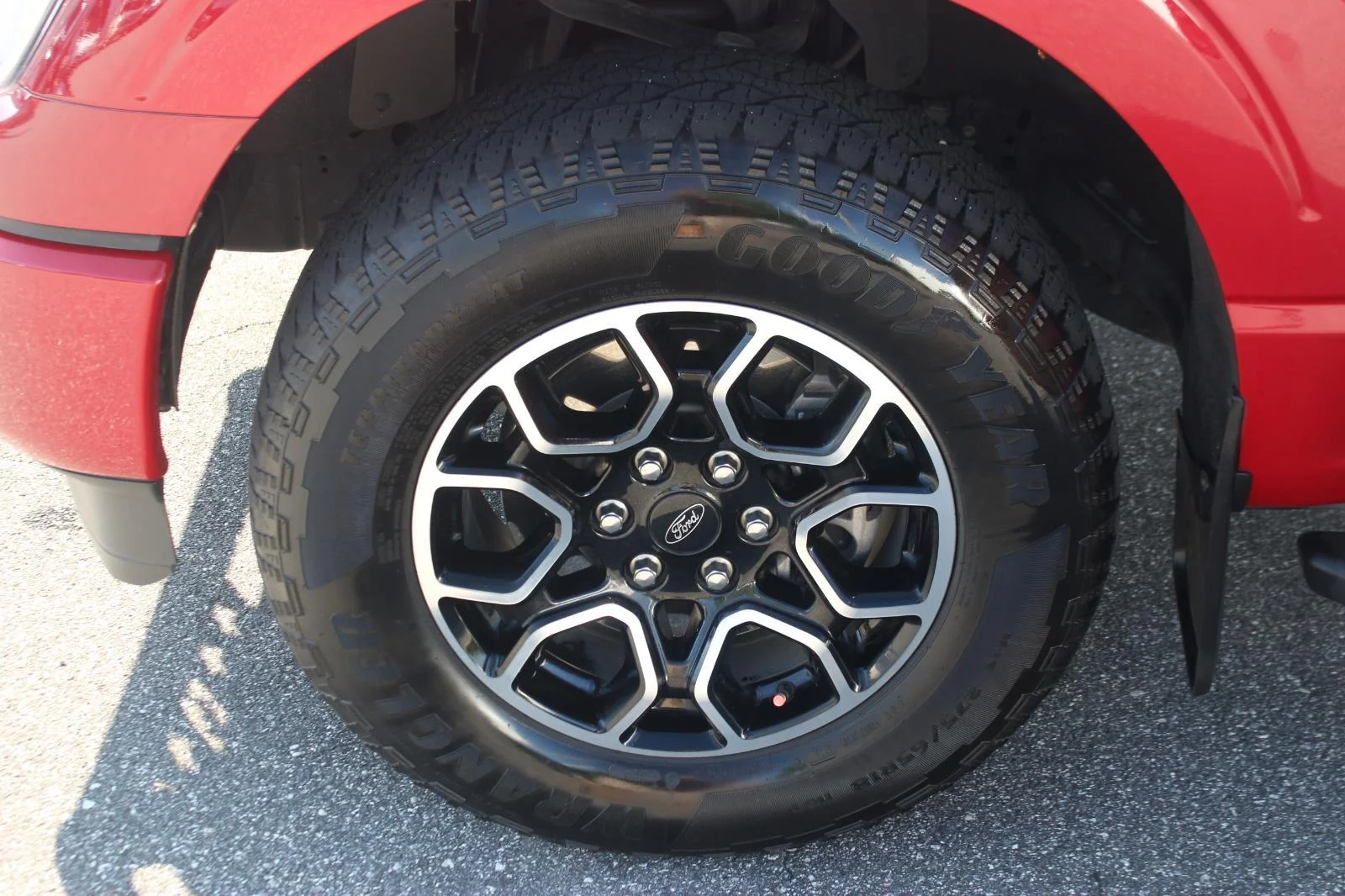 Used 2021 Red Ford XL image 38