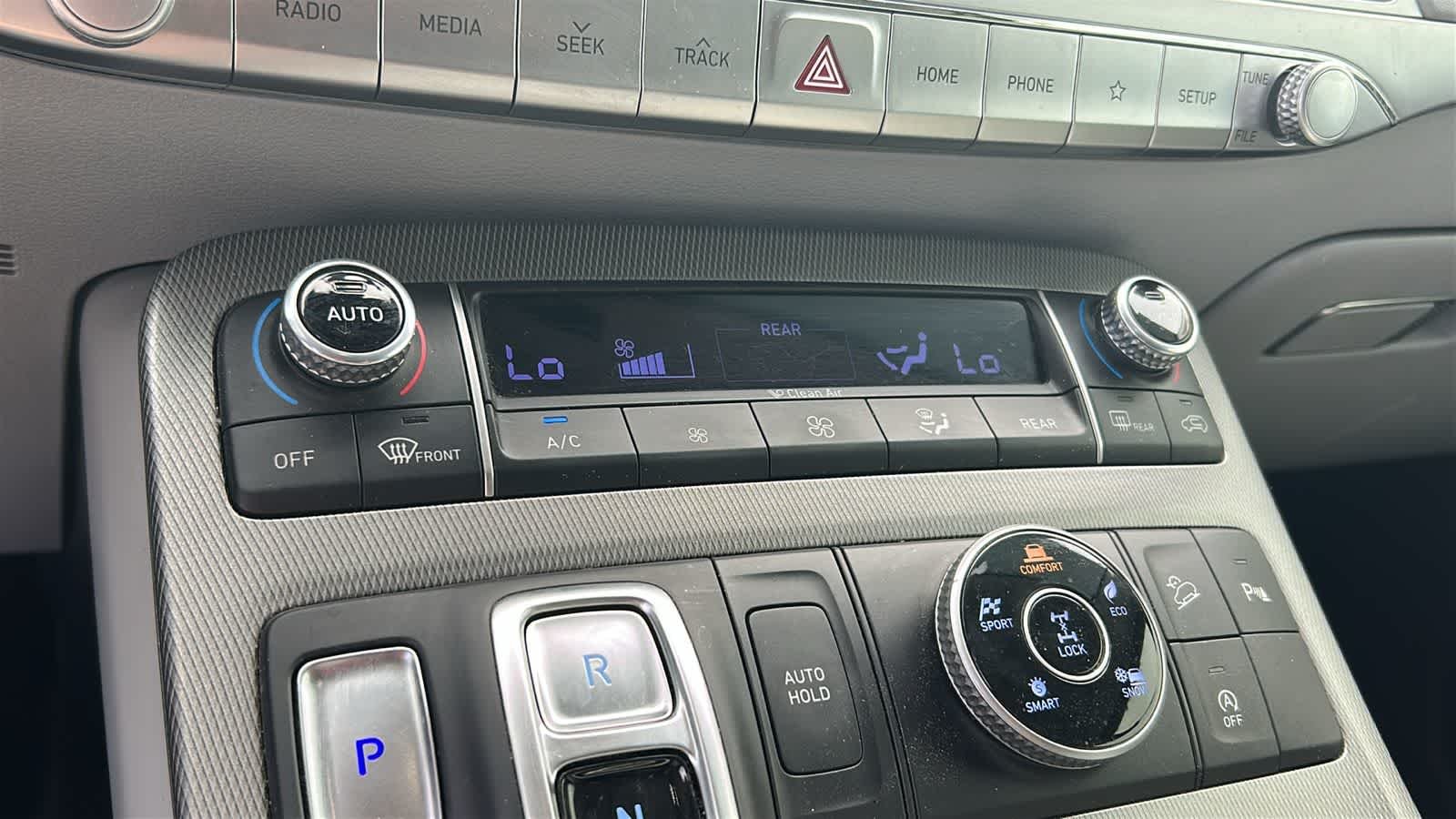 Used 2020 Moonlight Cloud Hyundai SEL image 13