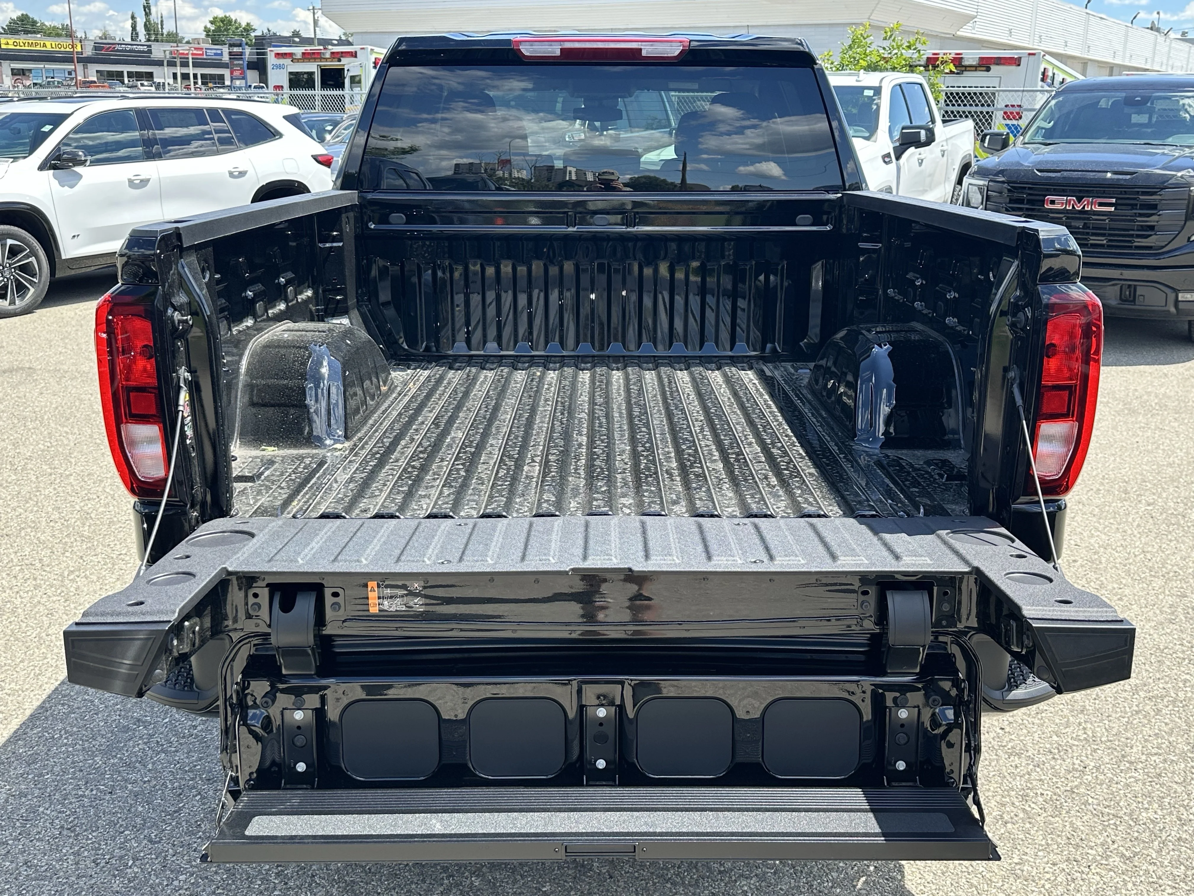 New 2026 Onyx Black GMC Elevation image 7