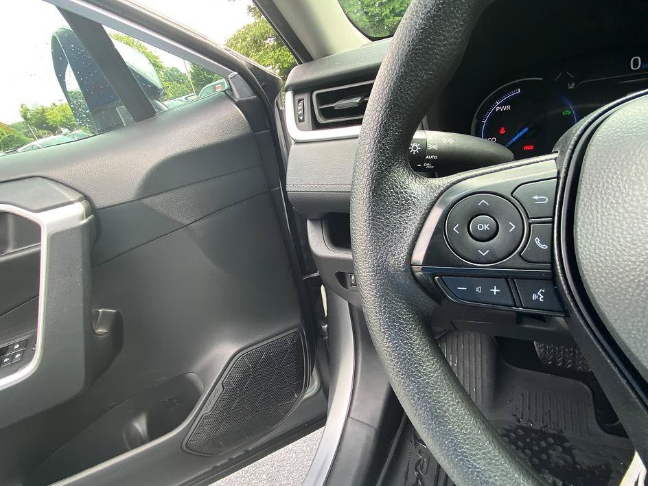 Used 2024 Silver Sky Metallic Toyota Hybrid XLE image 12