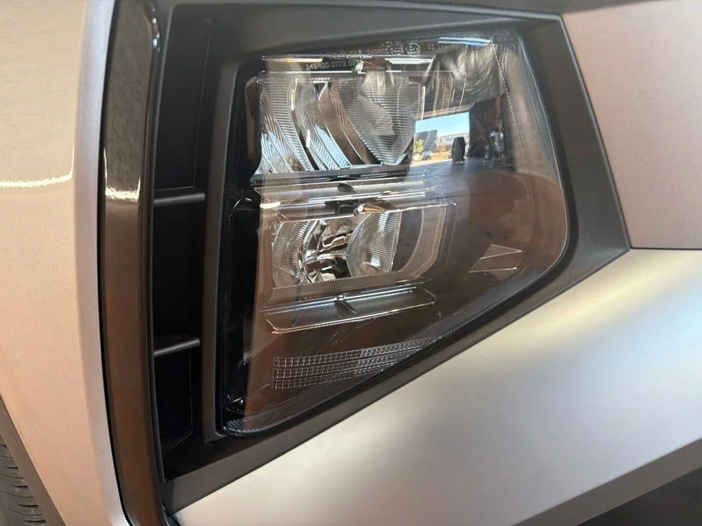 New 2026 Shimmering Silver Hyundai SEL image 10