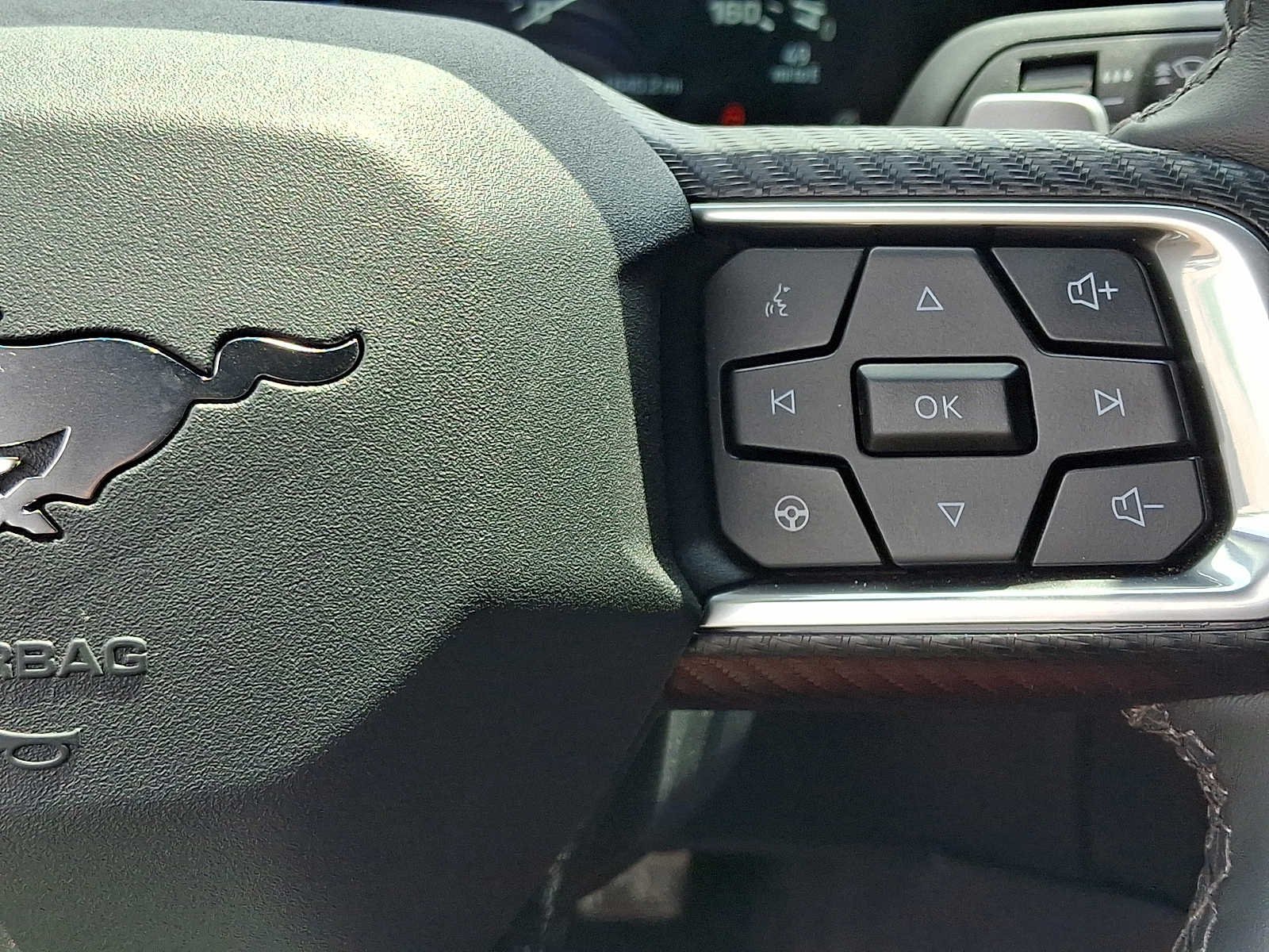 Used 2025 Oxford White Ford GT Premium image 21