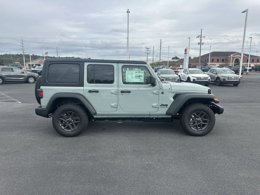 New 2027 Earl Clearcoat Jeep Sport S image 9