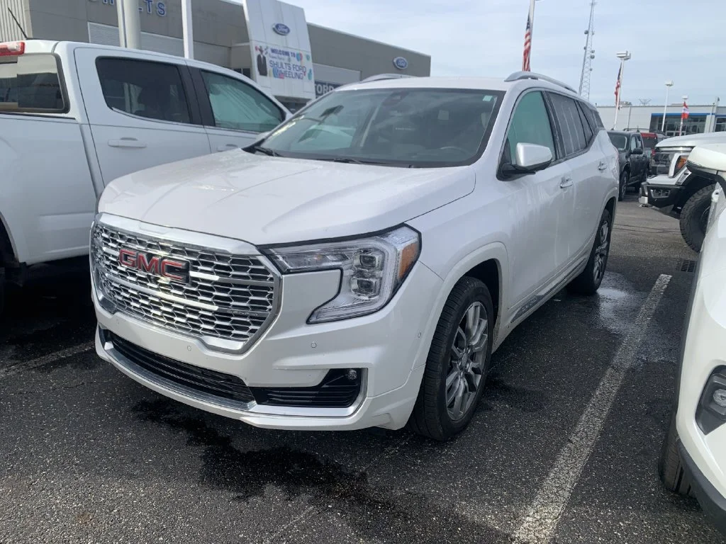 Used 2023 White GMC Denali image 5
