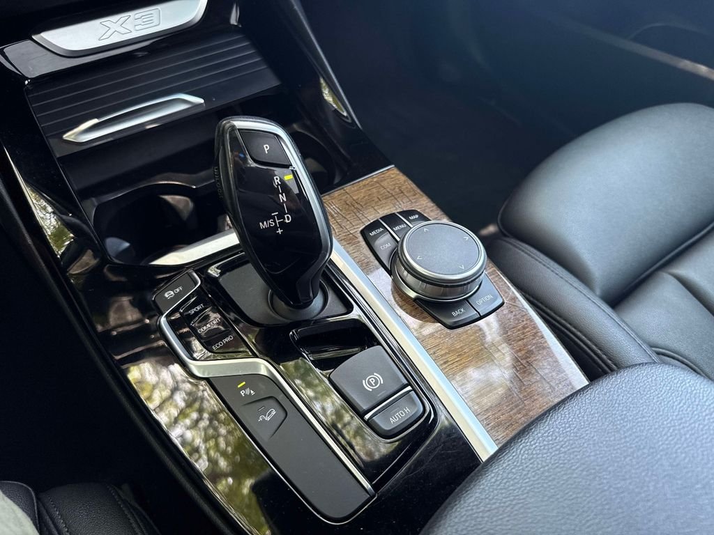 Used 2020 Black BMW xDrive30i image 28