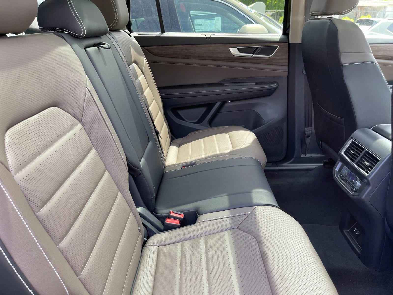 New 2026 deep black pearl Volkswagen 2.0T SEL image 38