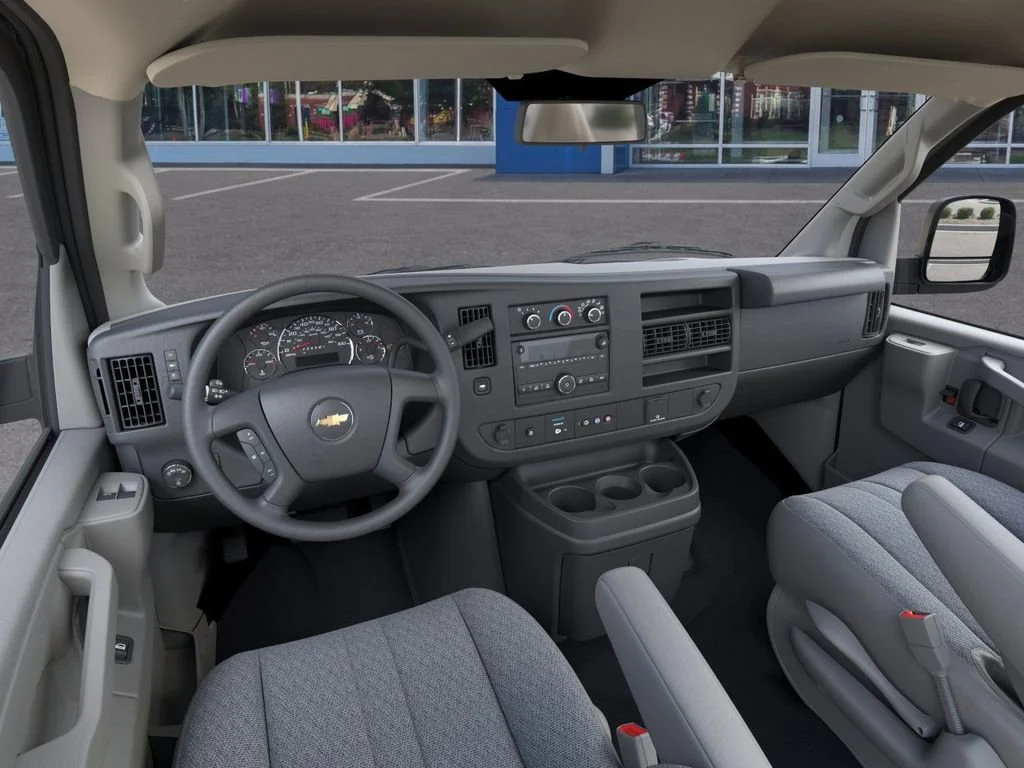 New 2025 Summit White Chevrolet 1WT image 15