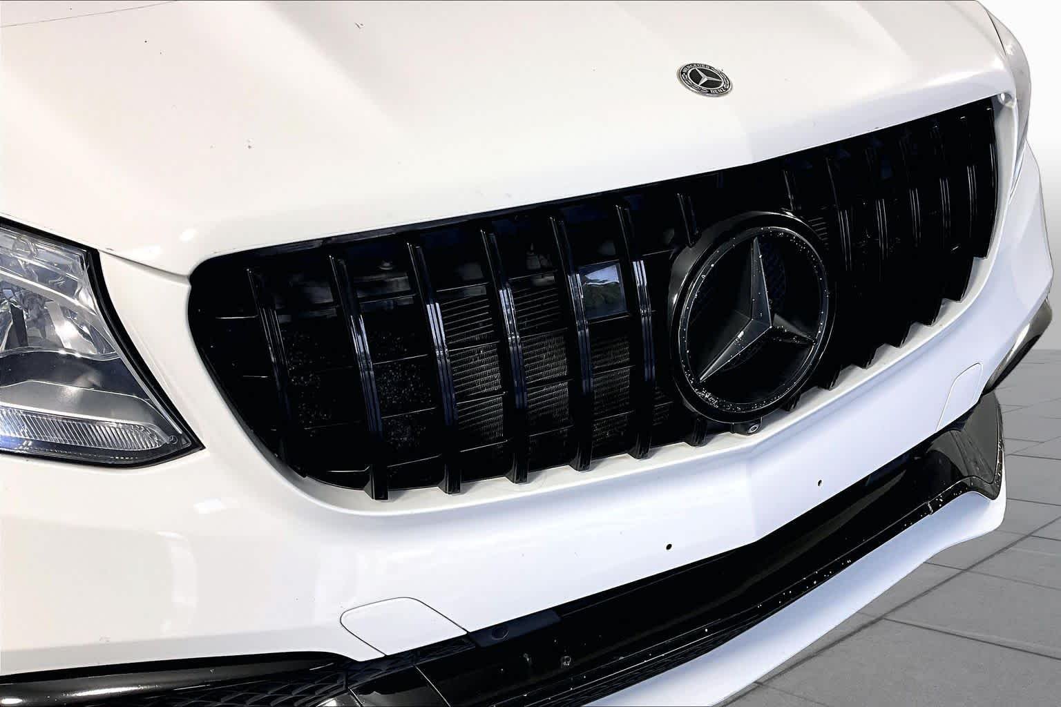 Used 2017 Polar White Mercedes-Benz GLS 450 image 27