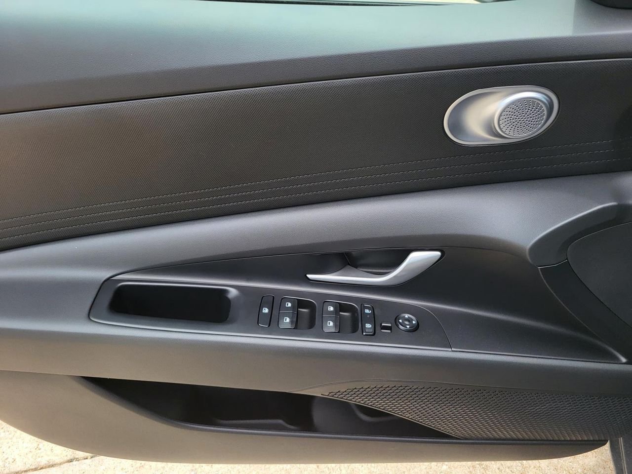 New 2026 Ecotronic Gray Hyundai SE image 12