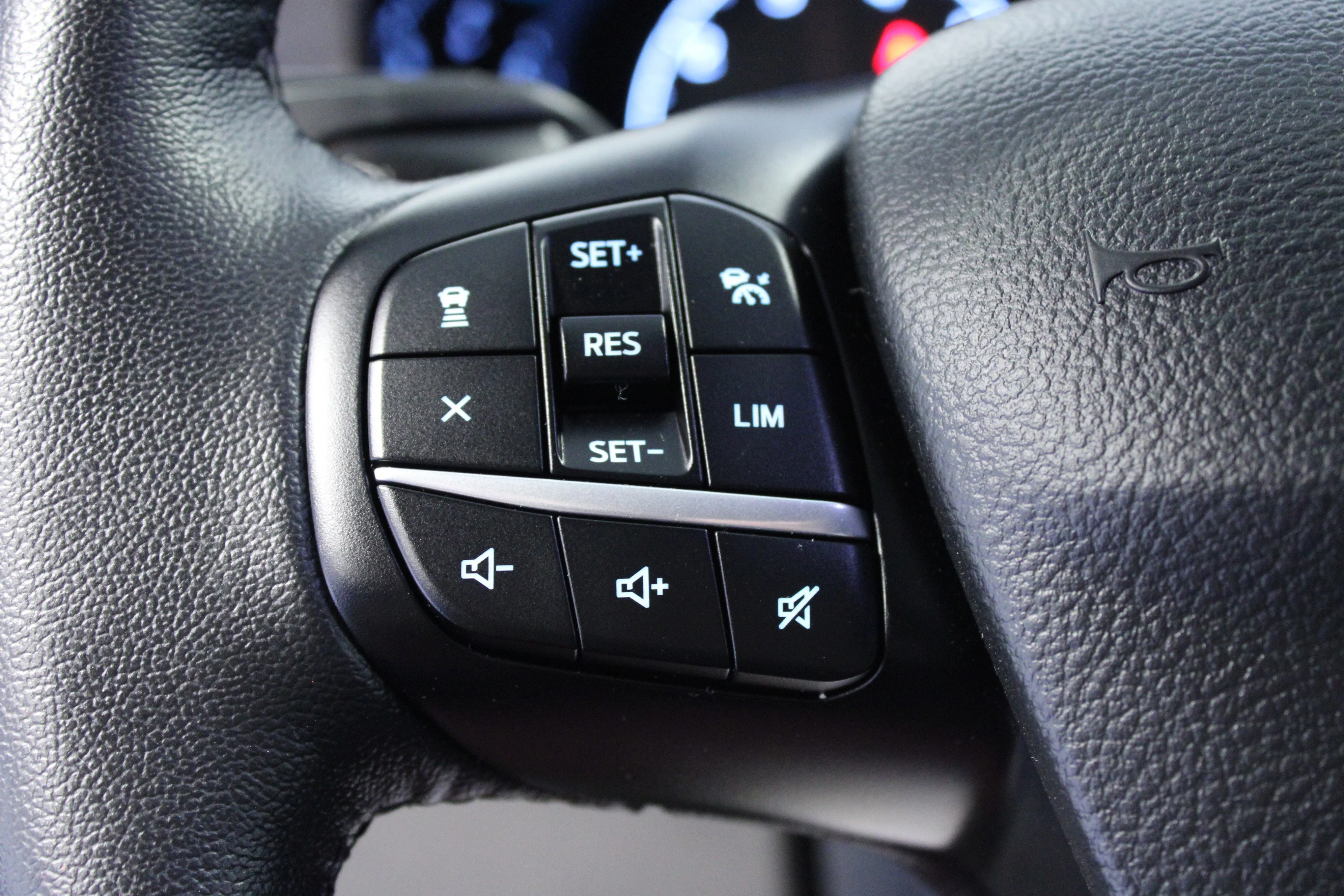 Used 2024 Carbonized Gray Metallic Ford  image 22