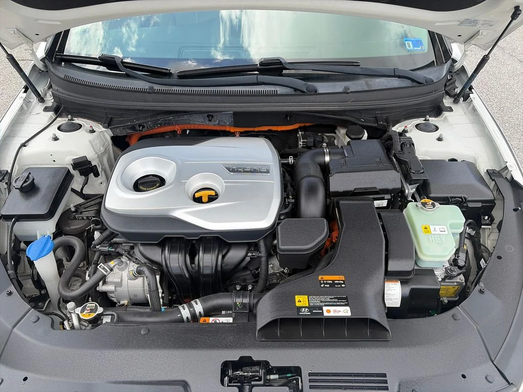 Used 2019 White Hyundai Limited image 23