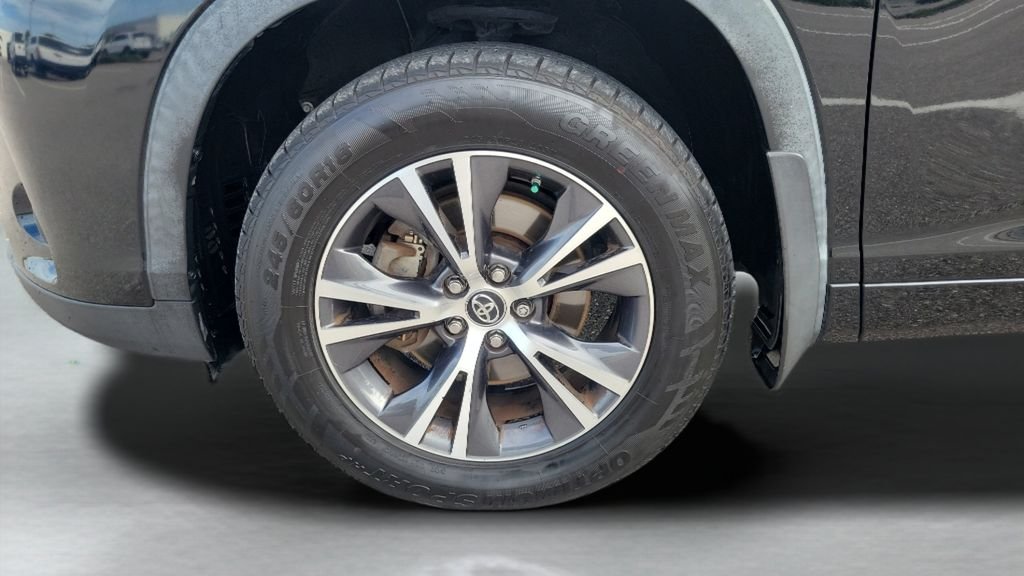 Used 2017 Black Toyota LE Plus image 25
