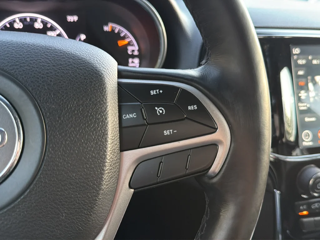 Used 2021 Gray Jeep Laredo X image 17