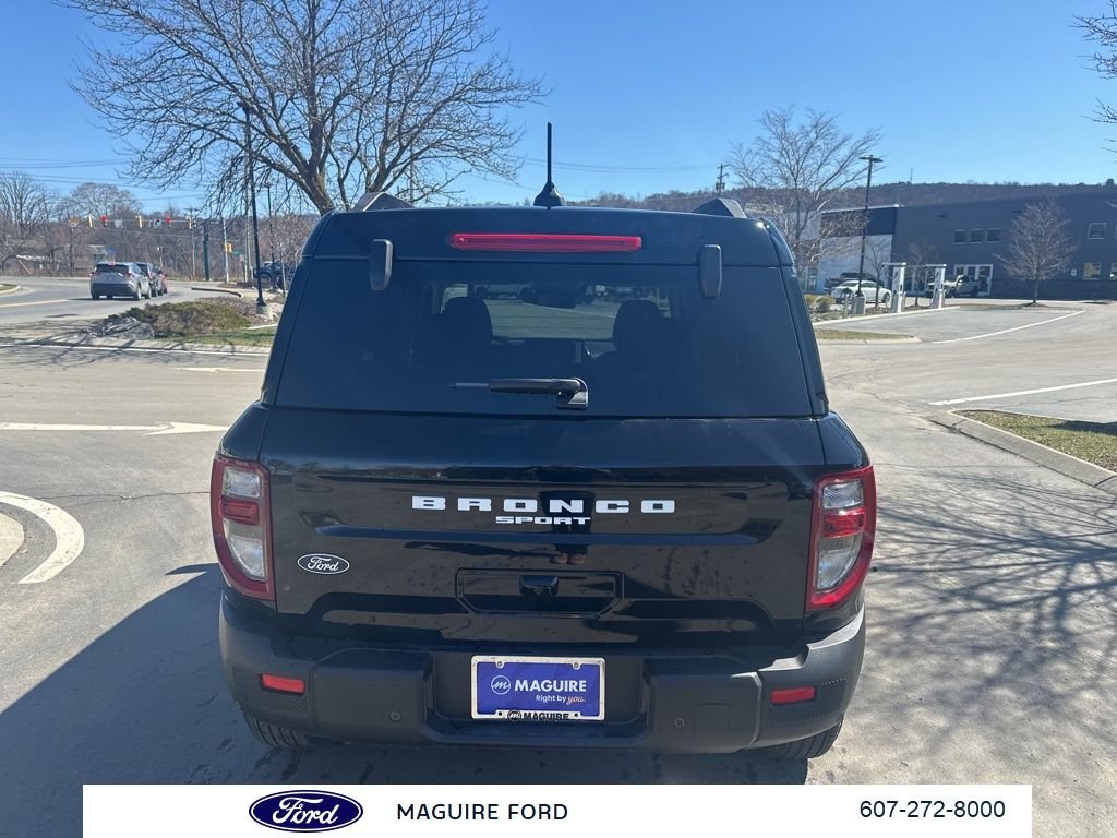 New 2026 Shadow Black Ford Outer Banks® image 5
