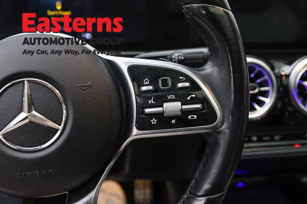 Used 2022 Silver Mercedes-Benz GLA 250 image 16