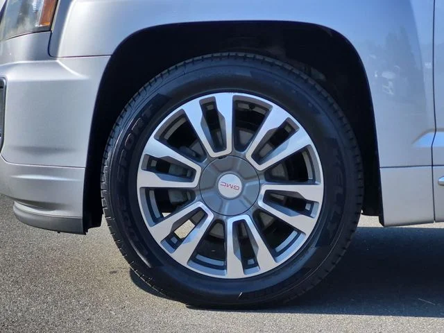Used 2017 Silver GMC Denali image 17