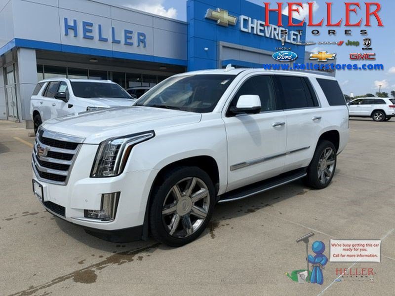 Used 2016 Crystal White Tricoat Cadillac Luxury Collection image 1