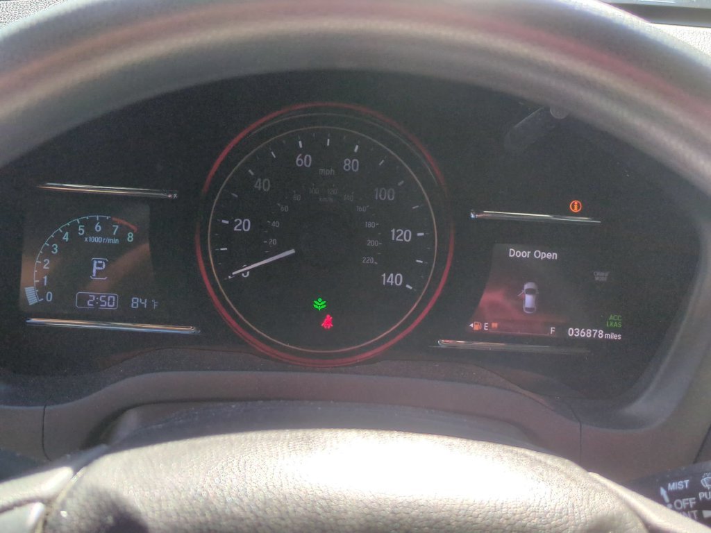 Used 2022 White Honda EX image 11
