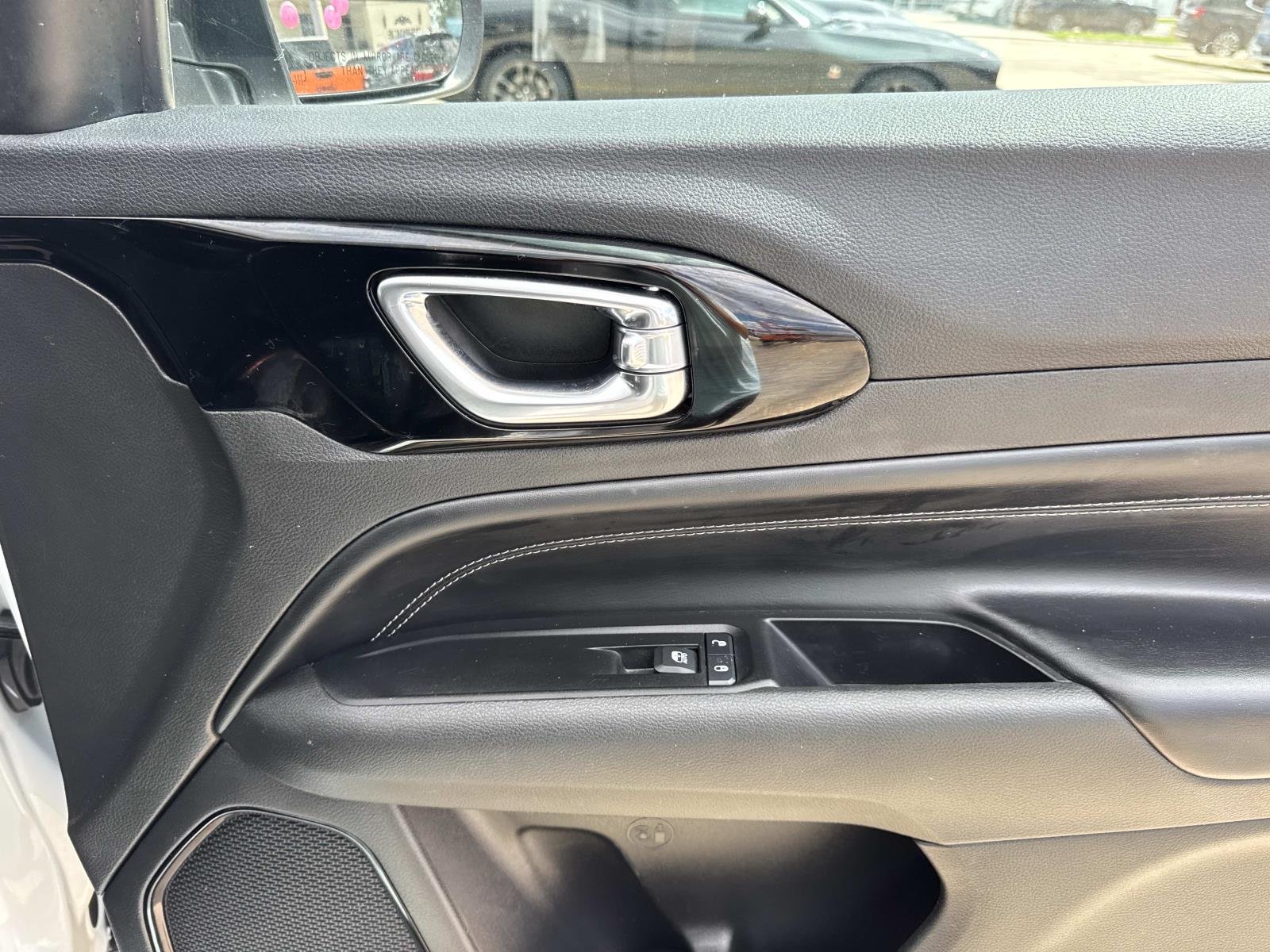 Used 2022 Bright White Clearcoat Jeep Altitude image 14