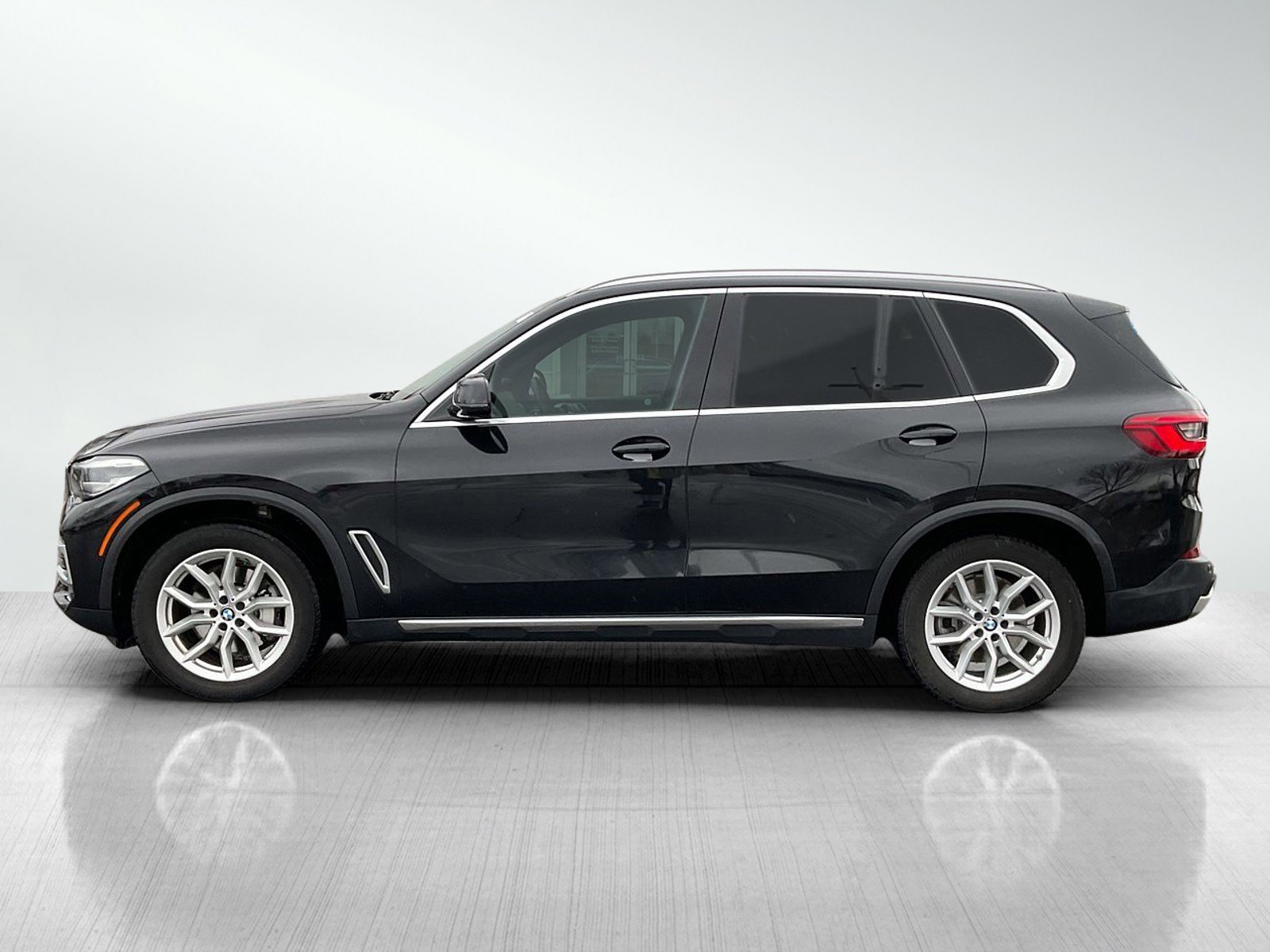 Used 2019 BMW X5 40i with VIN 5UXCR6C58KLL11480 for sale in Brainerd, Minnesota