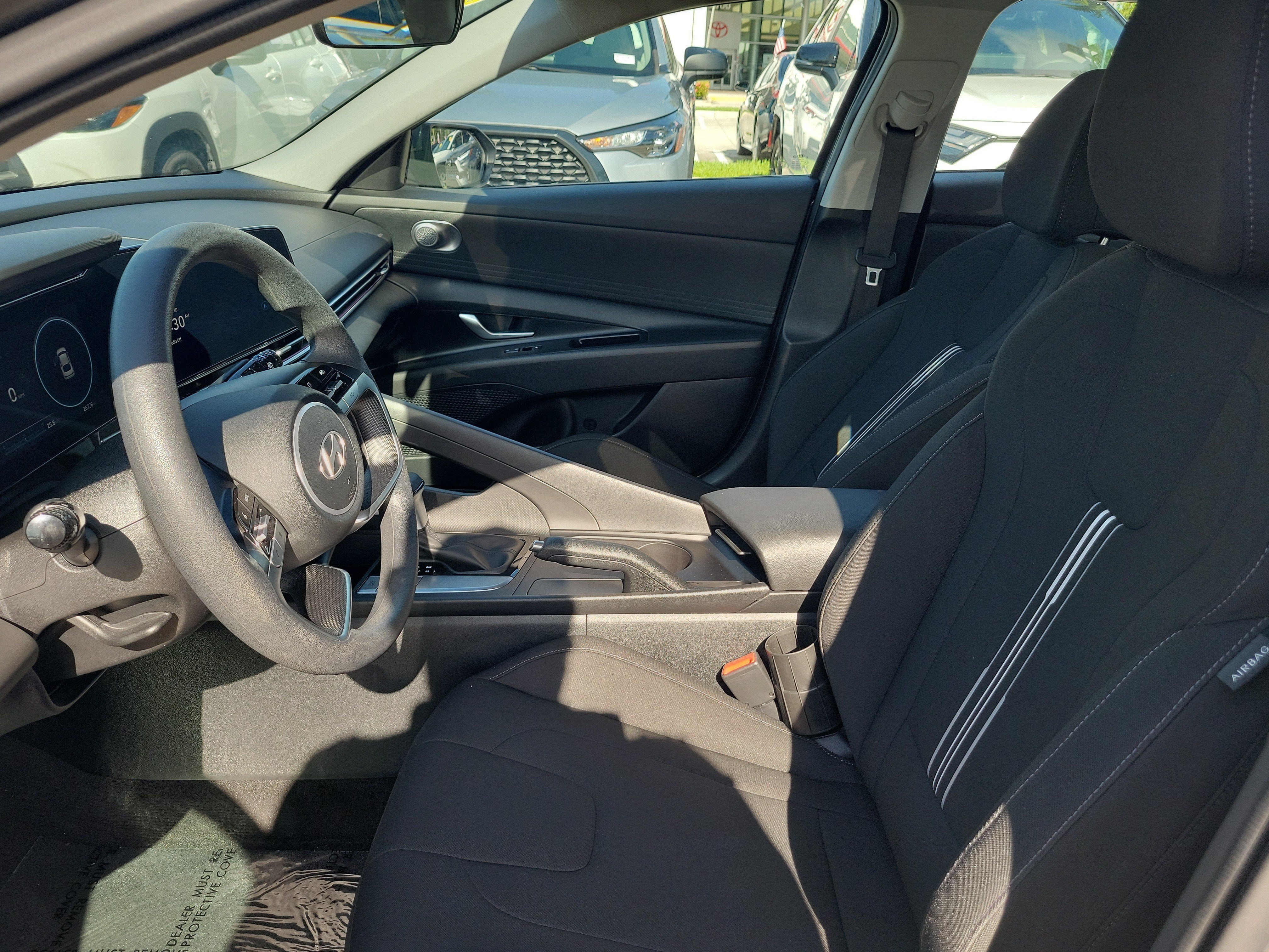 Used 2024 Amazon Gray Hyundai SEL image 21