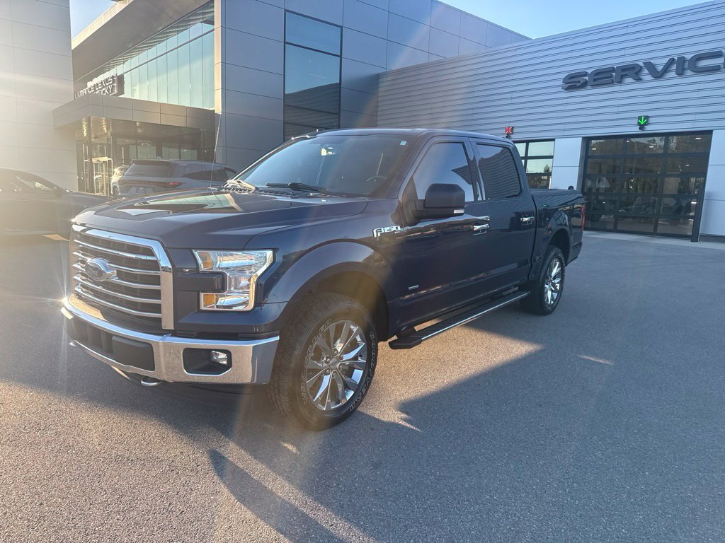 Used 2017 Blue Jeans Metallic Ford XLT image 2