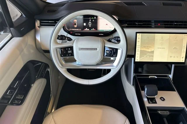 New 2026 Ostuni Pearl White Land Rover SE image 13