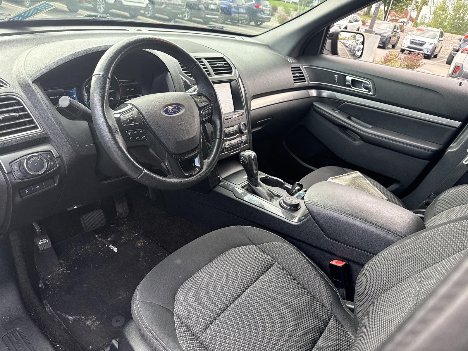 Used 2018 Shadow Black Ford XLT image 7