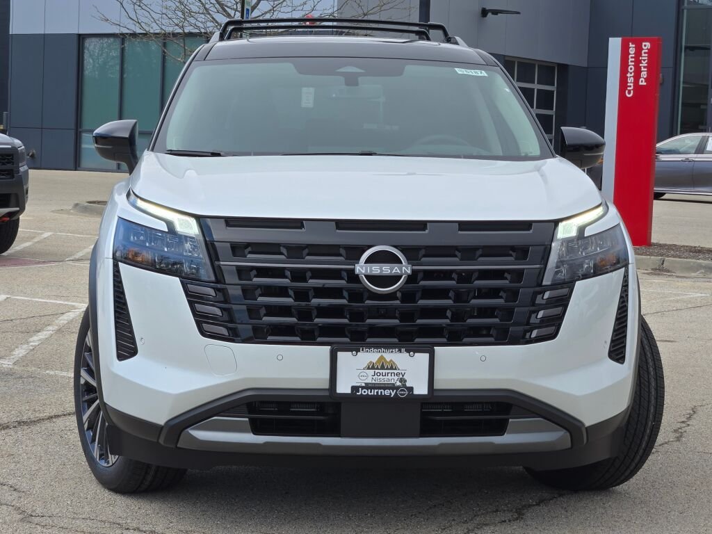 New 2026 Everest White Pearl TriCoat / Super Black Two-tone Nissan Platinum image 3