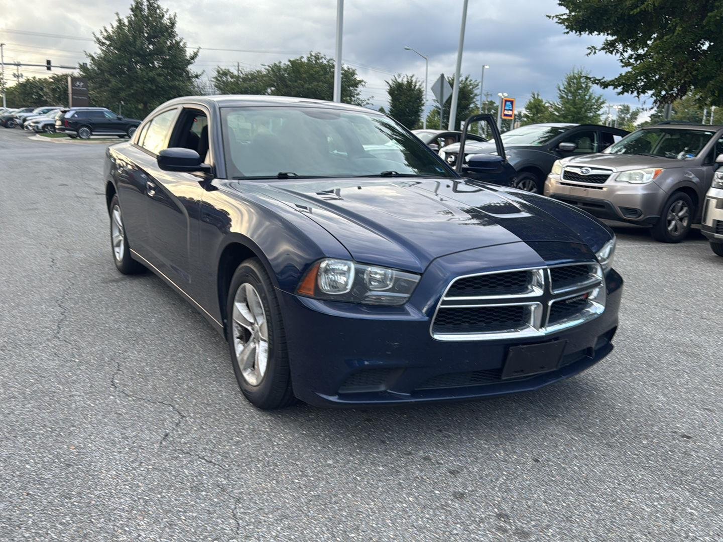 Used 2014 Jazz Blue Pearlcoat Dodge SE image 13