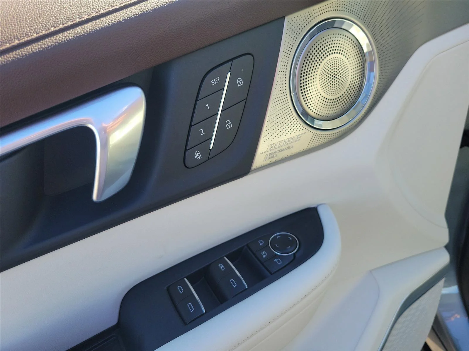 New 2026 Moonstone Gray Metallic Buick Avenir image 23