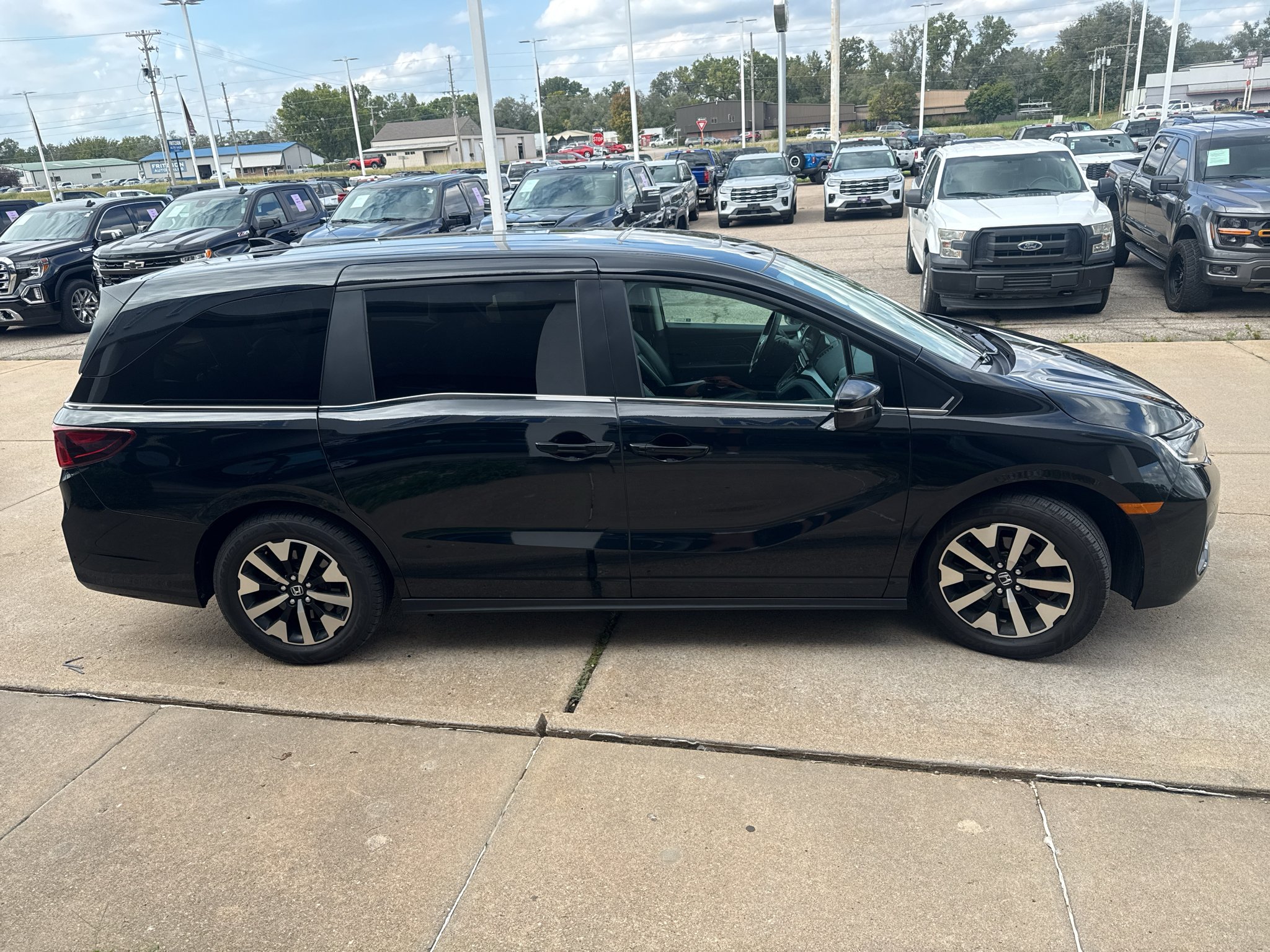 Used 2025 Crystal Black Pearl Honda EX-L image 5