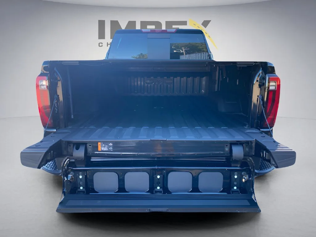 Used 2025 Onyx Black GMC Denali image 40