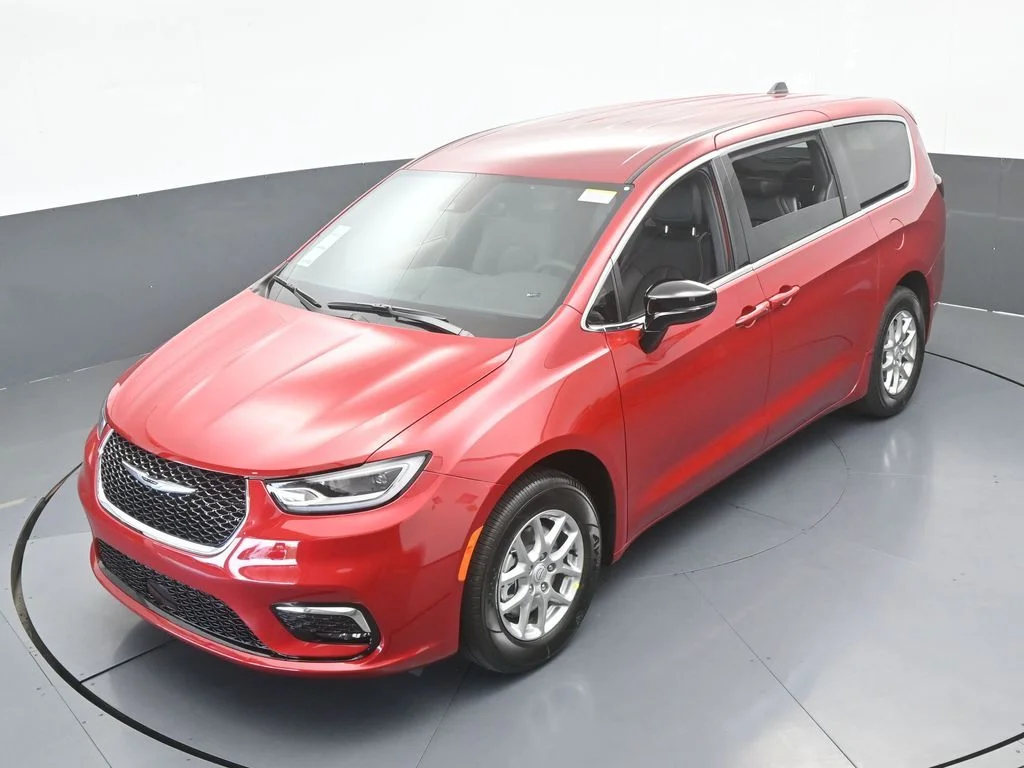 New 2026 Red Hot Pearl-Coat Exterior Paint Chrysler Select image 43