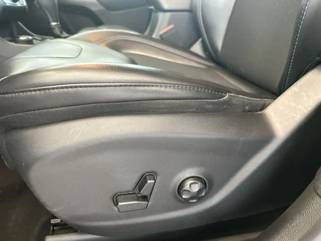 Used 2019 Black Jeep Latitude Plus image 16