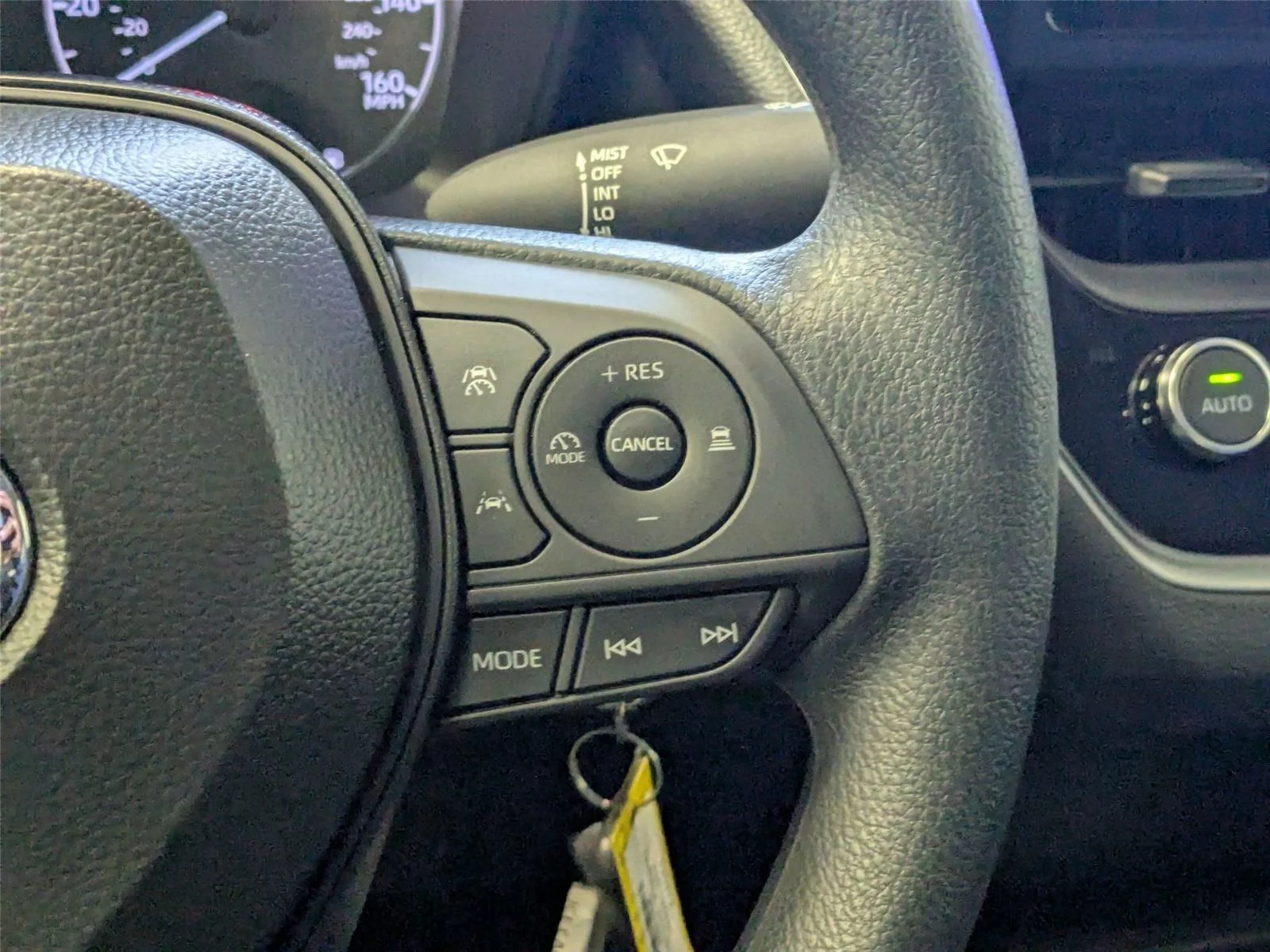 2025 Toyota Corolla LE - Photo 17