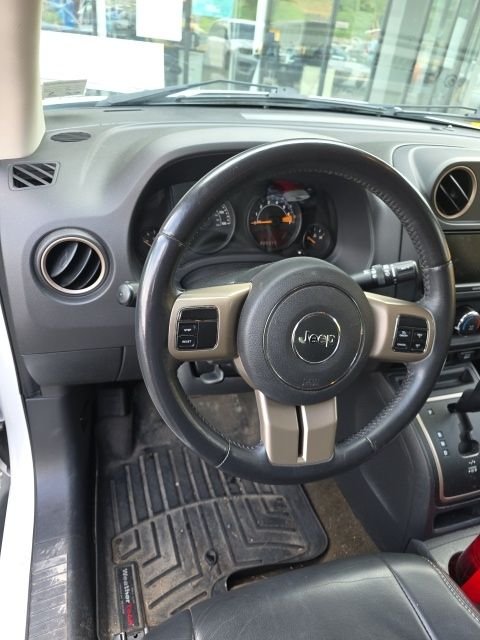 Used 2016 White Jeep Sport image 3
