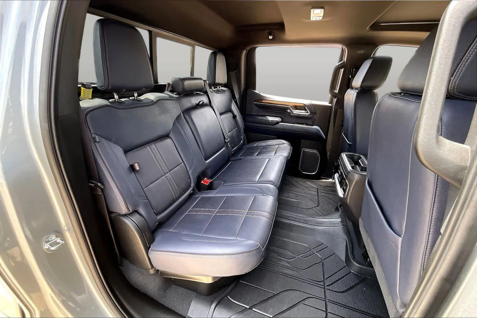 Used 2023 Sterling Gray Metallic Chevrolet High Country image 33